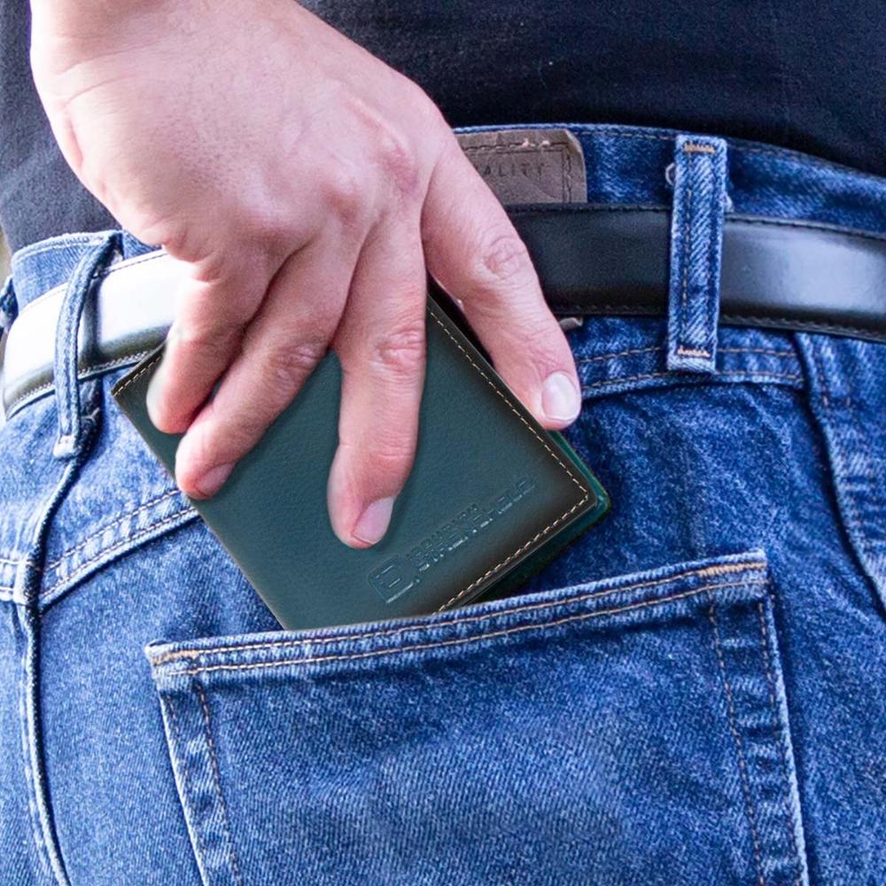 Maximum Storage in a Minimalist Wallet - RFID Secure - Five Leather Colors - Magnetic Closure